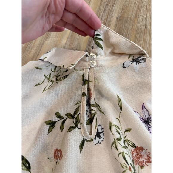 Moa Moa Off White Floral Collared Blouse with Tie Size M - Picture 9 of 10